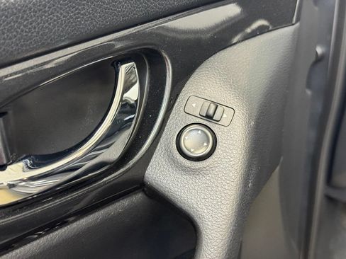 Used 2020 Nissan Rogue SV AWD/4WD image 9