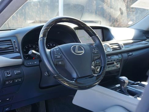 Used 2016 Lexus LS 460 L image 10