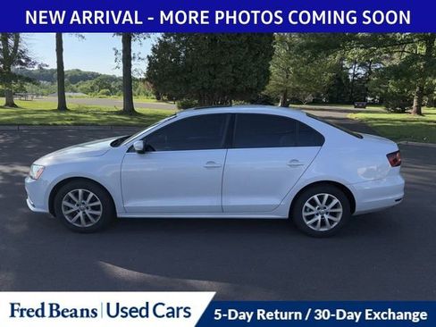 Used 2017 Volkswagen Jetta SE FWD image 6