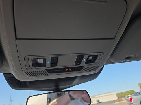 Used 2022 Ford Explorer XLT w/ Equipment Group 202A image 16