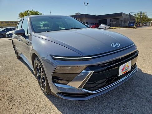 Used 2024 Hyundai Sonata SEL FWD image 2