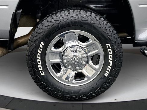 Used 2019 RAM 2500 Big Horn image 33