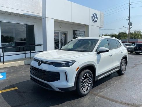 New 2025 Volkswagen Tiguan S image 6