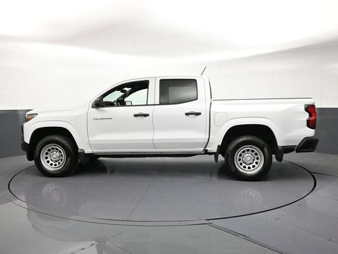Used 2023 Chevrolet Colorado W/T RWD image 2