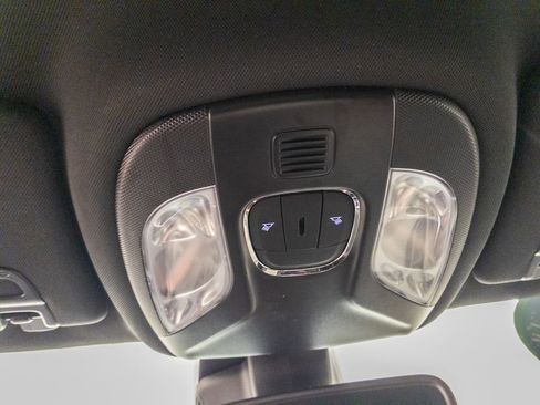 Used 2025 Jeep Compass Limited image 29