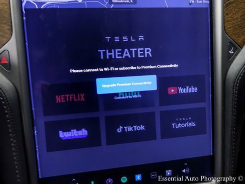 Used 2020 Tesla Model S Long Range Plus image 23