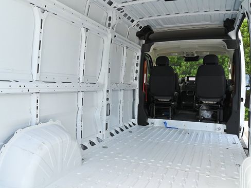 Used 2025 RAM ProMaster 2500 w/ Convenience Group image 34