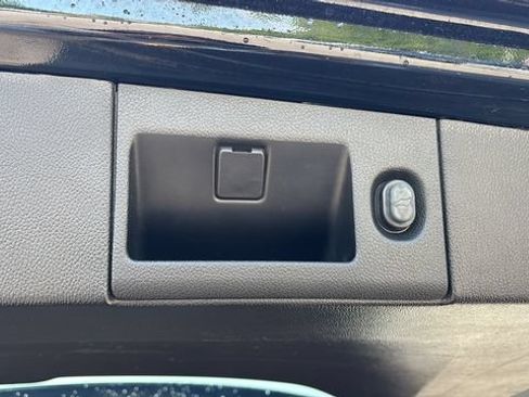 Used 2018 Chevrolet Tahoe LT AWD/4WD image 28
