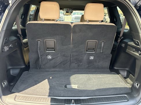 Used 2024 Jeep Grand Cherokee L Limited RWD image 7