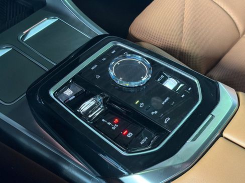 Certified 2023 BMW 740i image 28