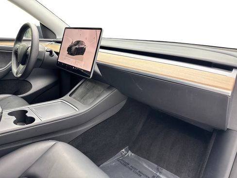 Used 2024 Tesla Model Y Long Range AWD/4WD image 52