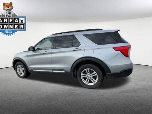 Used 2023 Ford Explorer XLT image 7