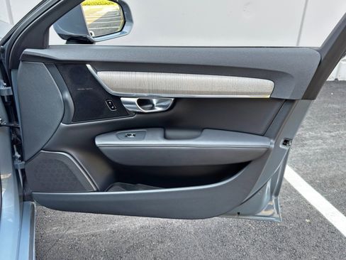 Used 2023 Volvo S90 B6 Plus w/ Protection Package Premier image 43