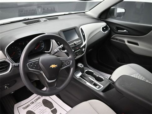 Used 2018 Chevrolet Equinox LS image 17