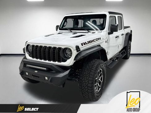 Used 2024 Jeep Gladiator Rubicon w/ Technology Group AWD/4WD image 1