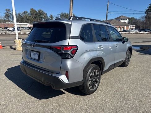 Used 2025 Subaru Forester Premium image 3