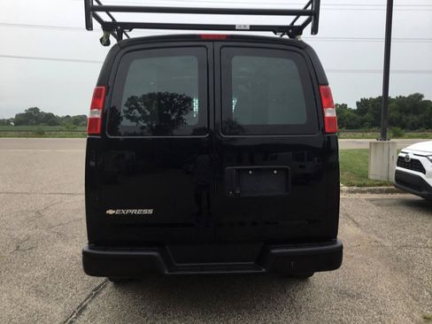 Used 2023 Chevrolet Express 2500 w/ Driver Convenience Package RWD image 8