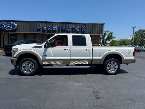 Used 2012 Ford F250 King Ranch w/ King Ranch w/Chrome Pkg image 2
