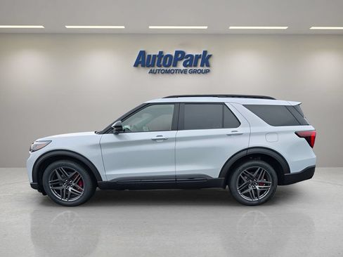 Certified 2026 Ford Explorer ST AWD/4WD image 4