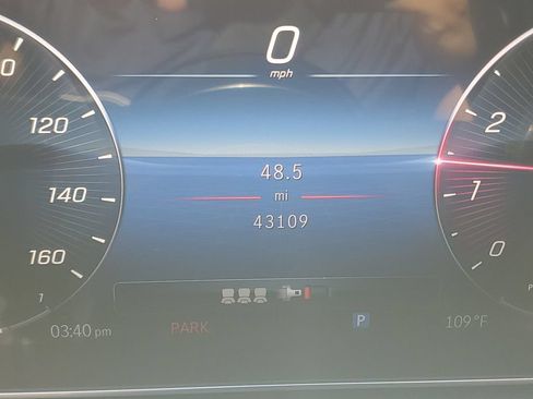 Used 2023 Mercedes-Benz C 300 Sedan image 4