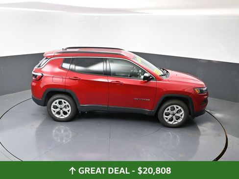 Used 2025 Jeep Compass Latitude image 48