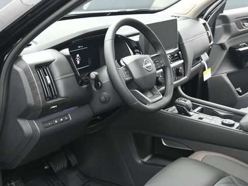 New 2026 Nissan Pathfinder Platinum image 7