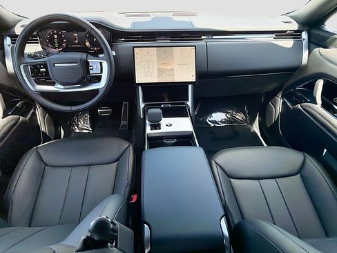 New 2026 Land Rover Range Rover Long Wheelbase SE AWD/4WD image 16