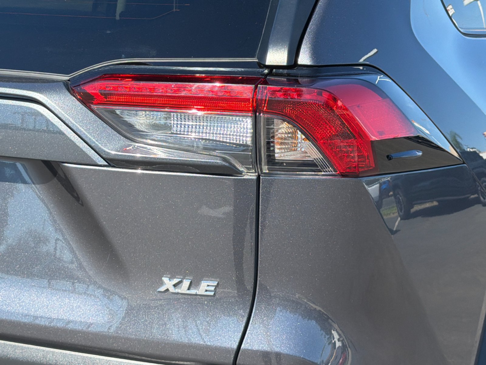 Used 2023 Toyota RAV4 XLE Premium FWD image 25