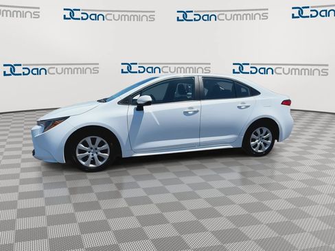 Used 2024 Toyota Corolla LE FWD image 5