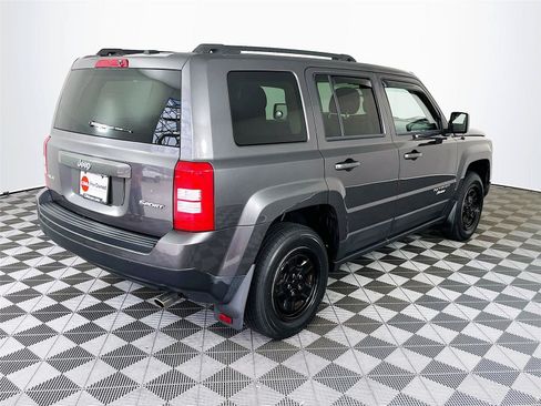 Used 2017 Jeep Patriot Sport w/ Power Value Group AWD/4WD image 9