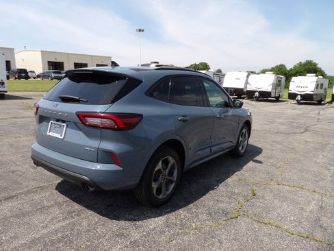 Used 2023 Ford Escape ST-Line w/ Tech Pack #1 image 6