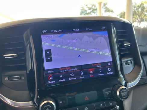 Used 2020 RAM 1500 Laramie image 11