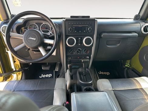 Used 2010 Jeep Wrangler Unlimited Sahara AWD/4WD image 10