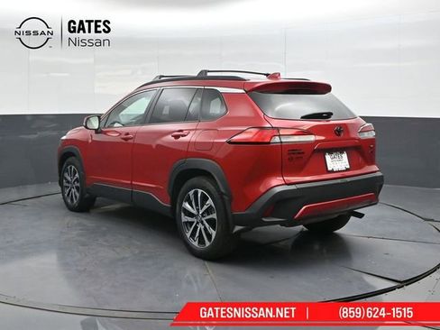 Used 2022 Toyota Corolla Cross XLE w/ Convenience Package image 8