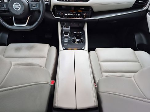 Used 2021 Nissan Rogue SL w/ Premium Package image 22