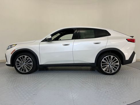 Used 2026 BMW X2 xDrive28i w/ Convenience Package image 2