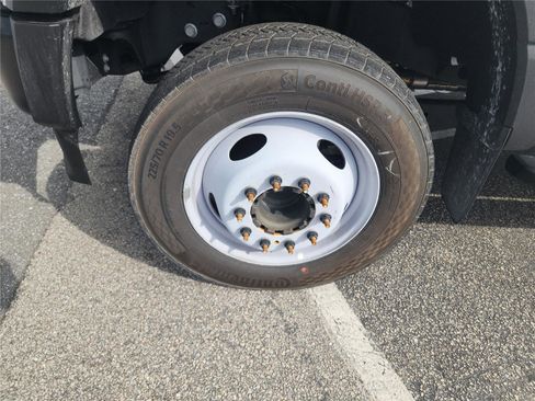 New 2024 Ford F450 XL image 9