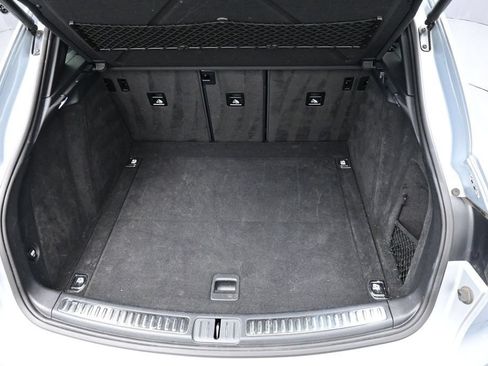 Certified 2020 Porsche Macan AWD/4WD image 31