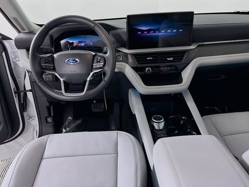 New 2026 Ford Explorer Platinum image 28