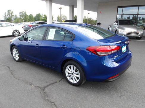 Used 2017 Kia Forte LX w/ LX Popular Package FWD image 3