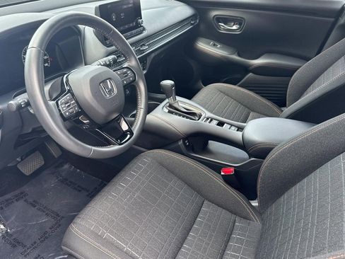 Used 2024 Honda HR-V Sport image 4