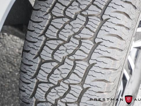 Used 2020 Toyota Tacoma TRD Sport w/ TRD Premium Sport Package image 3