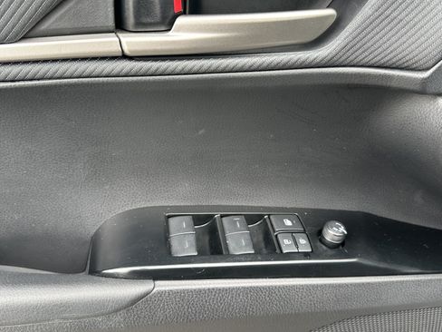 Used 2025 Toyota Camry SE w/ Convenience Package FWD image 17