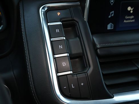 Used 2024 Chevrolet Suburban LT AWD/4WD image 18