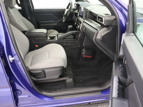 Used 2025 Toyota Tacoma SR5 RWD image 34