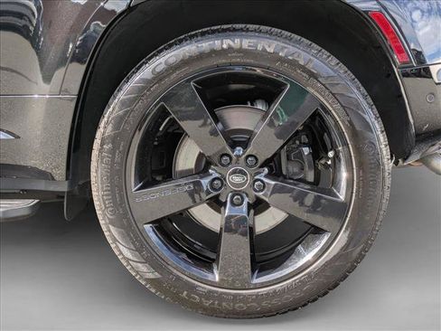 Certified 2025 Land Rover Defender 110 V8 AWD/4WD image 25