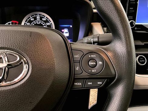Used 2022 Toyota Corolla LE FWD image 18