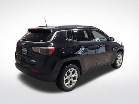 New 2026 Jeep Compass Latitude AWD/4WD image 25