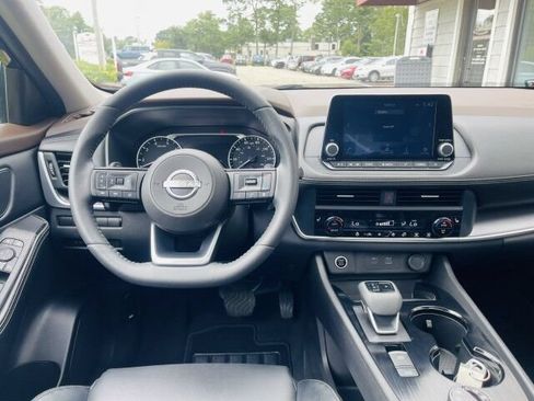 Used 2023 Nissan Rogue SV w/ SV Premium B Package AWD/4WD image 16