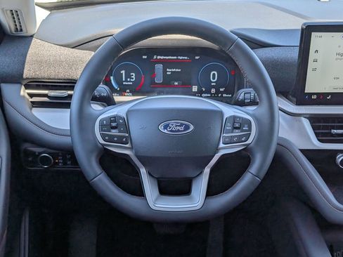 New 2026 Ford Explorer Active RWD image 12